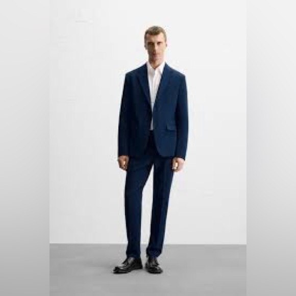 NWT: Zara Men's Classic Navy Suit🪻